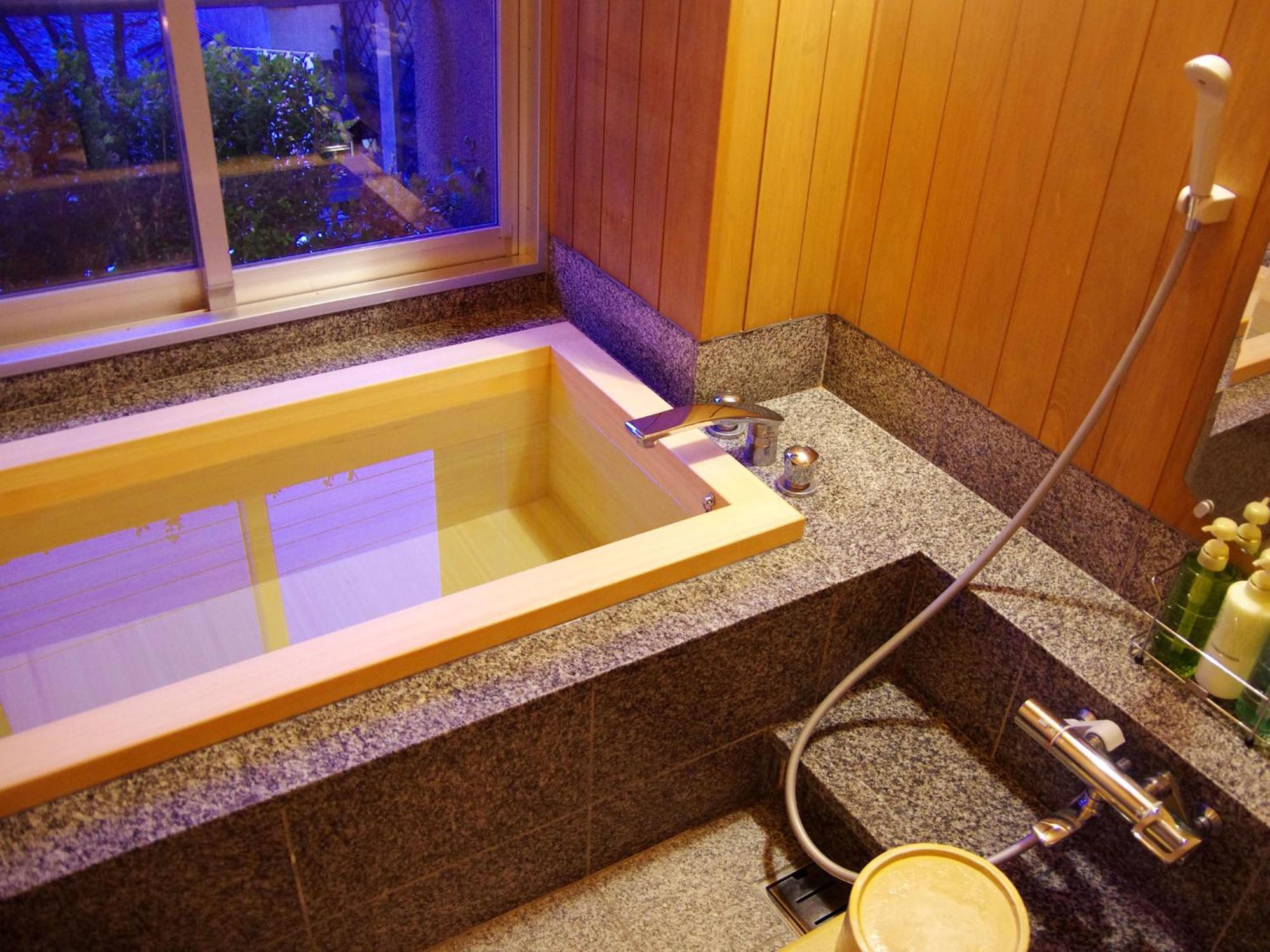 Gero Onsen Yukyunohana Rom bilde
