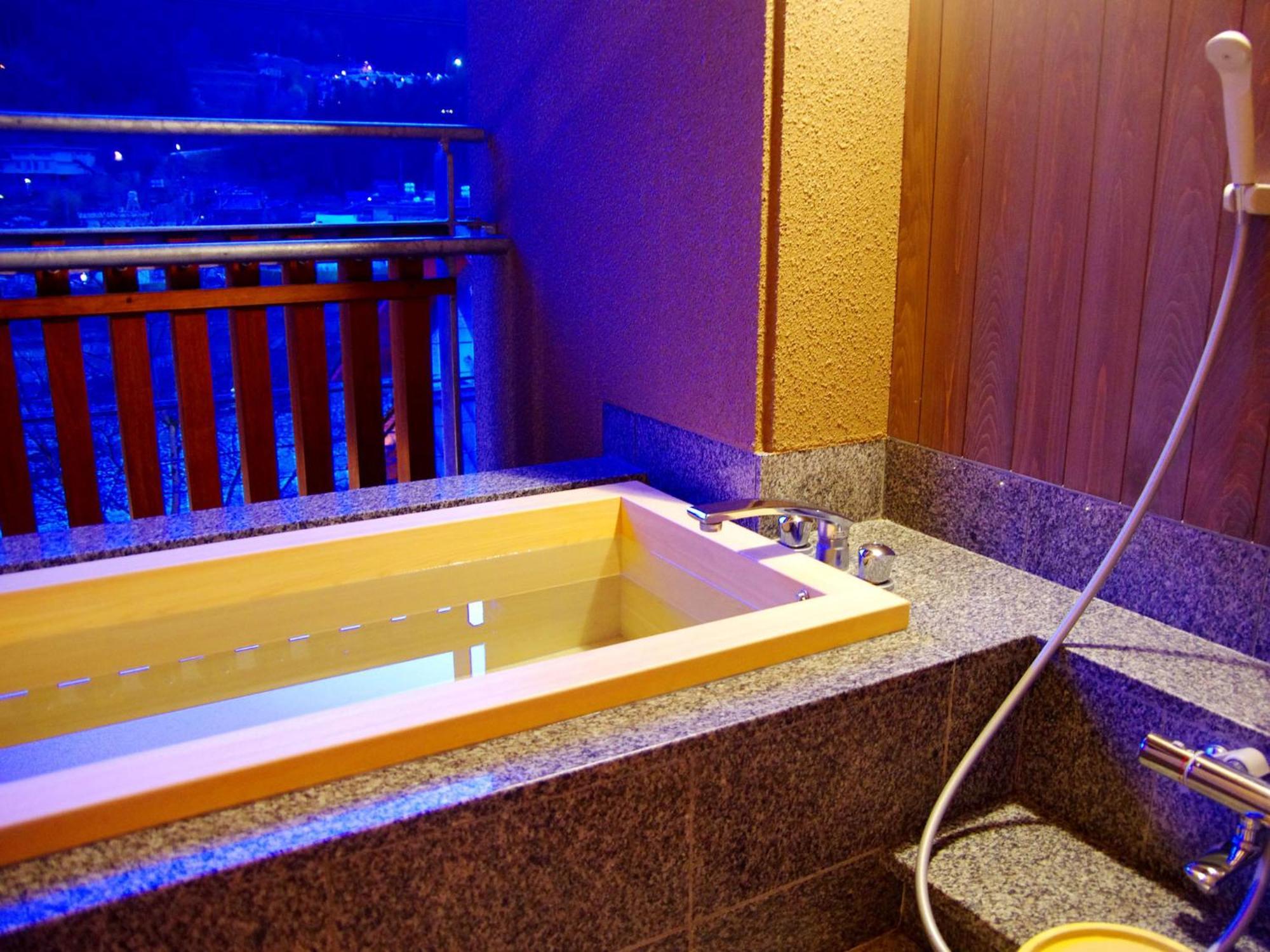 Gero Onsen Yukyunohana Rom bilde