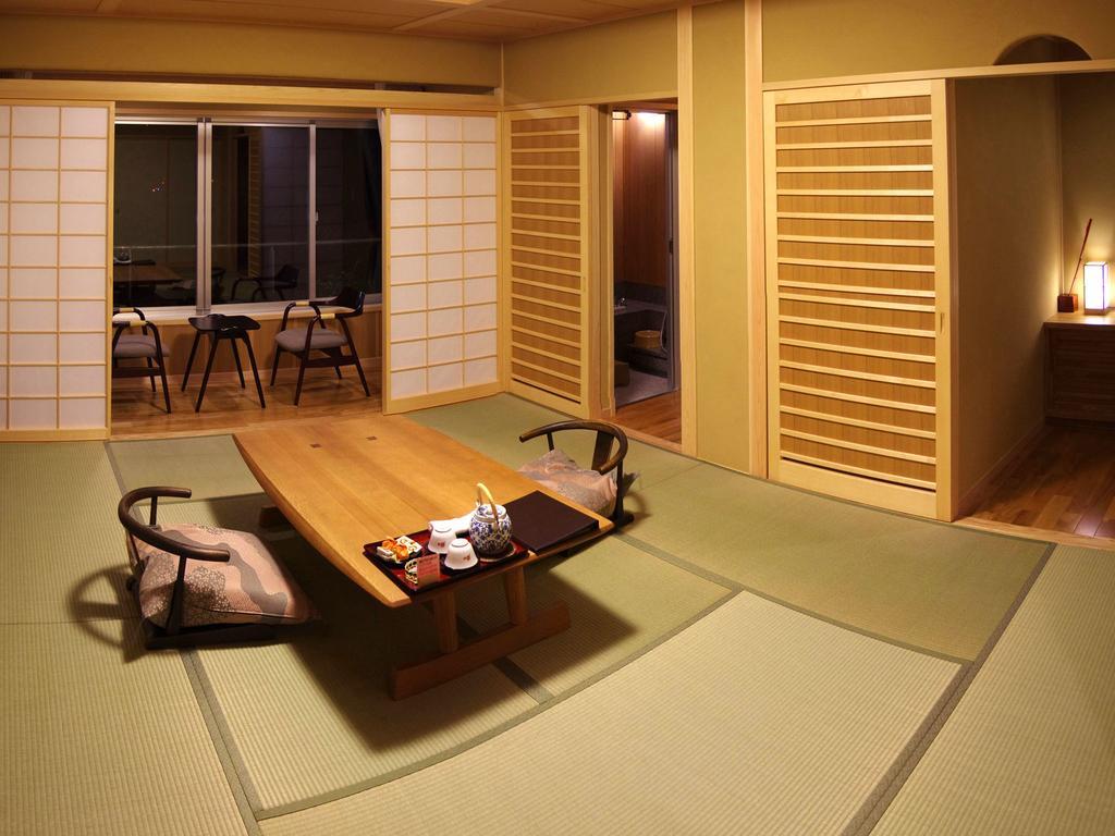 Gero Onsen Yukyunohana Rom bilde